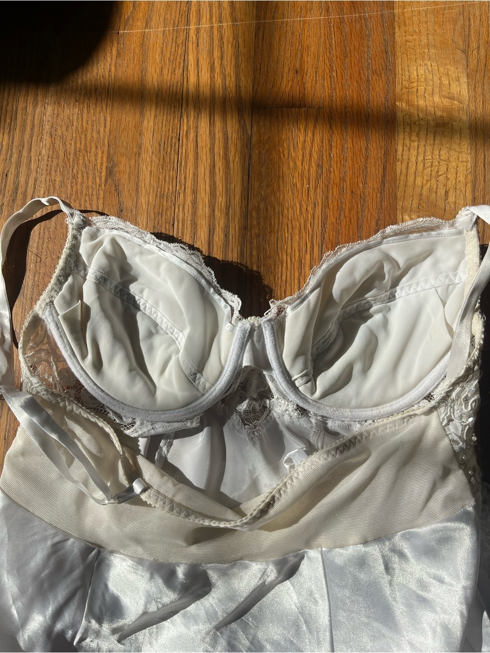 Victoria’s Secret white satin slip dress with beads, lace, and pearls 90s - Picture 15 of 16
